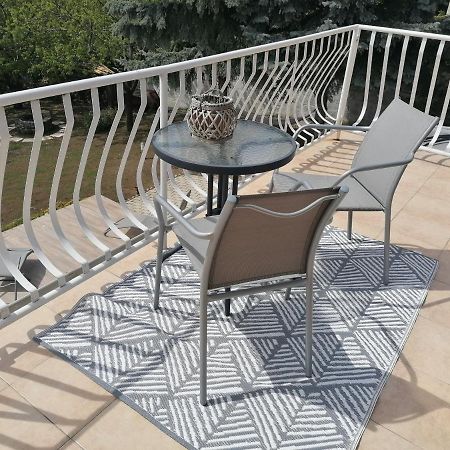 Balatonfuered Apartmanhaz Екстериор снимка